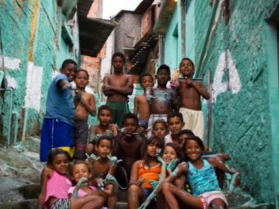 MENINOS DE RUA